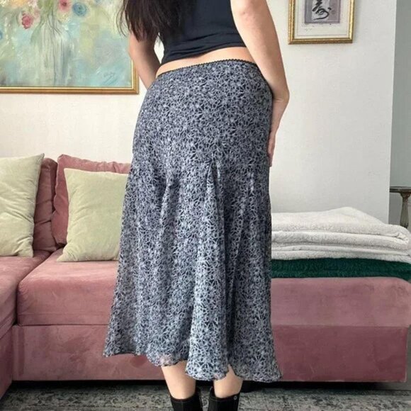 Black & White Flowy Midi Skirt - Picture 2 of 4